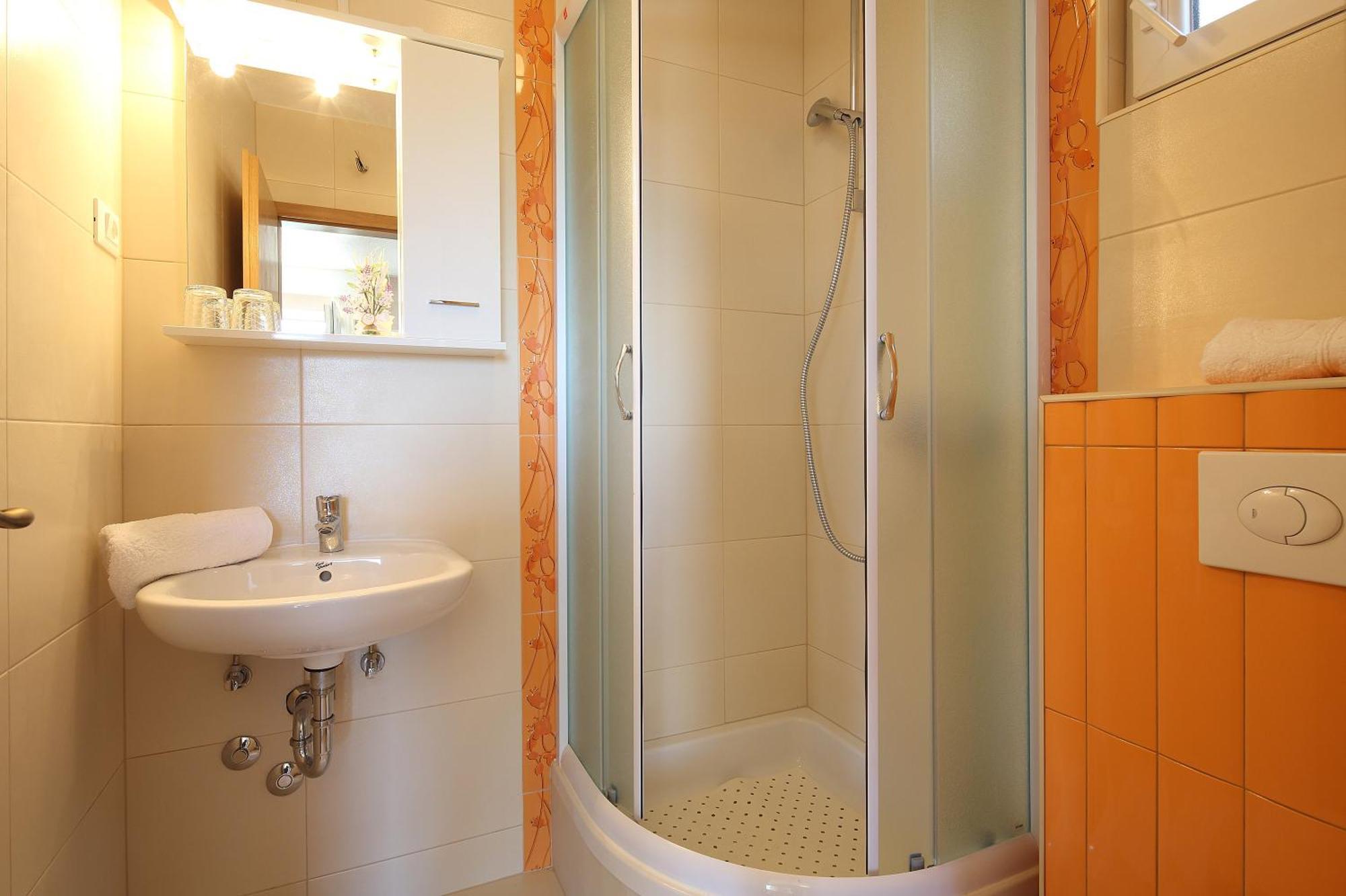 Ferienhaus Family Friendly House With A Swimming Pool - 22882